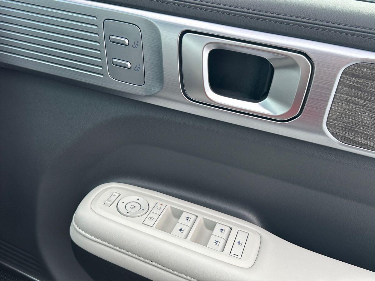 Used Hyundai Santa Fe 2025 for sale - 76300000: Photo 19