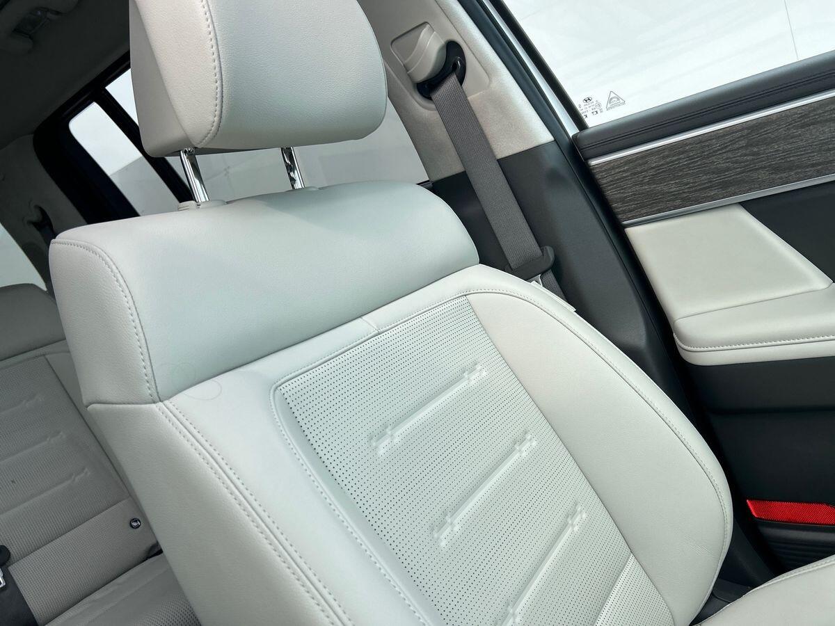 Used Hyundai Santa Fe 2025 for sale - 76300000: Photo 32