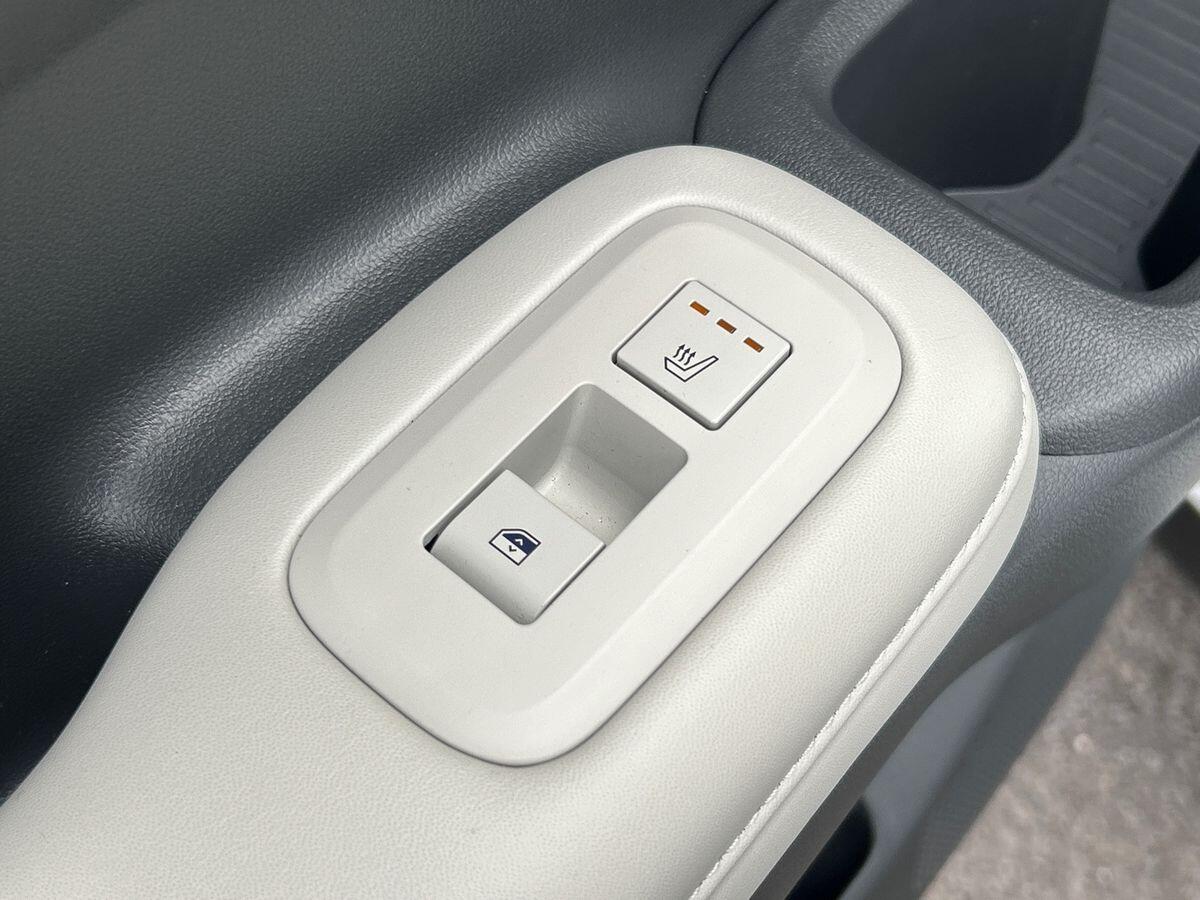 Used Hyundai Santa Fe 2025 for sale - 76300000: Photo 37