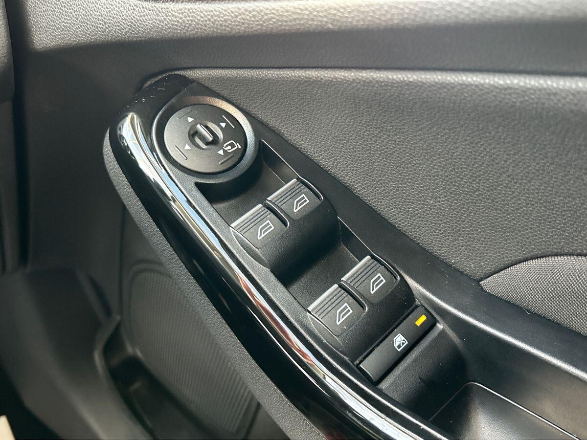 Used Ford Fiesta 2017 for sale - 76692259: Photo 19