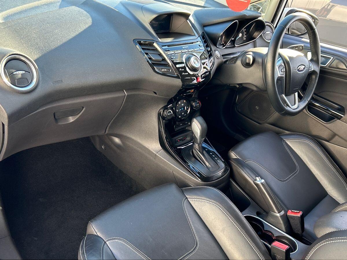 Used Ford Fiesta 2017 for sale - 76692259: Photo 2