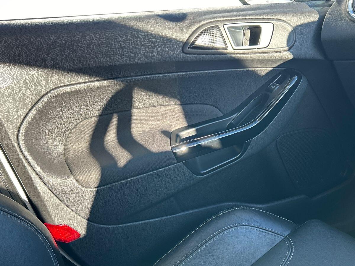 Used Ford Fiesta 2017 for sale - 76692259: Photo 30