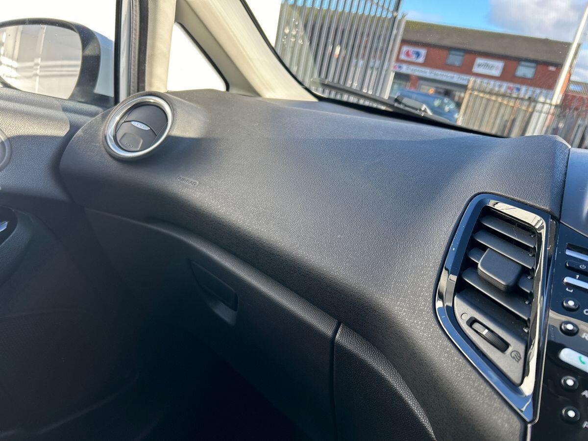 Used Ford Fiesta 2017 for sale - 76692259: Photo 31