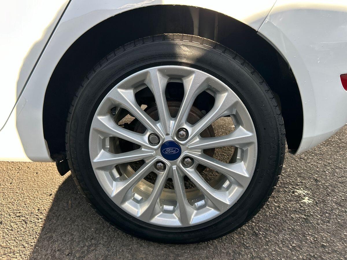 Used Ford Fiesta 2017 for sale - 76692259: Photo 9