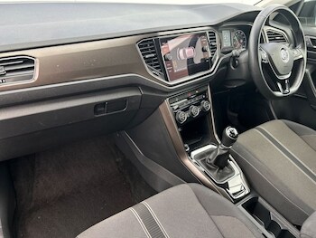 Used Volkswagen T-Roc 2018 for sale - 78484993: Photo