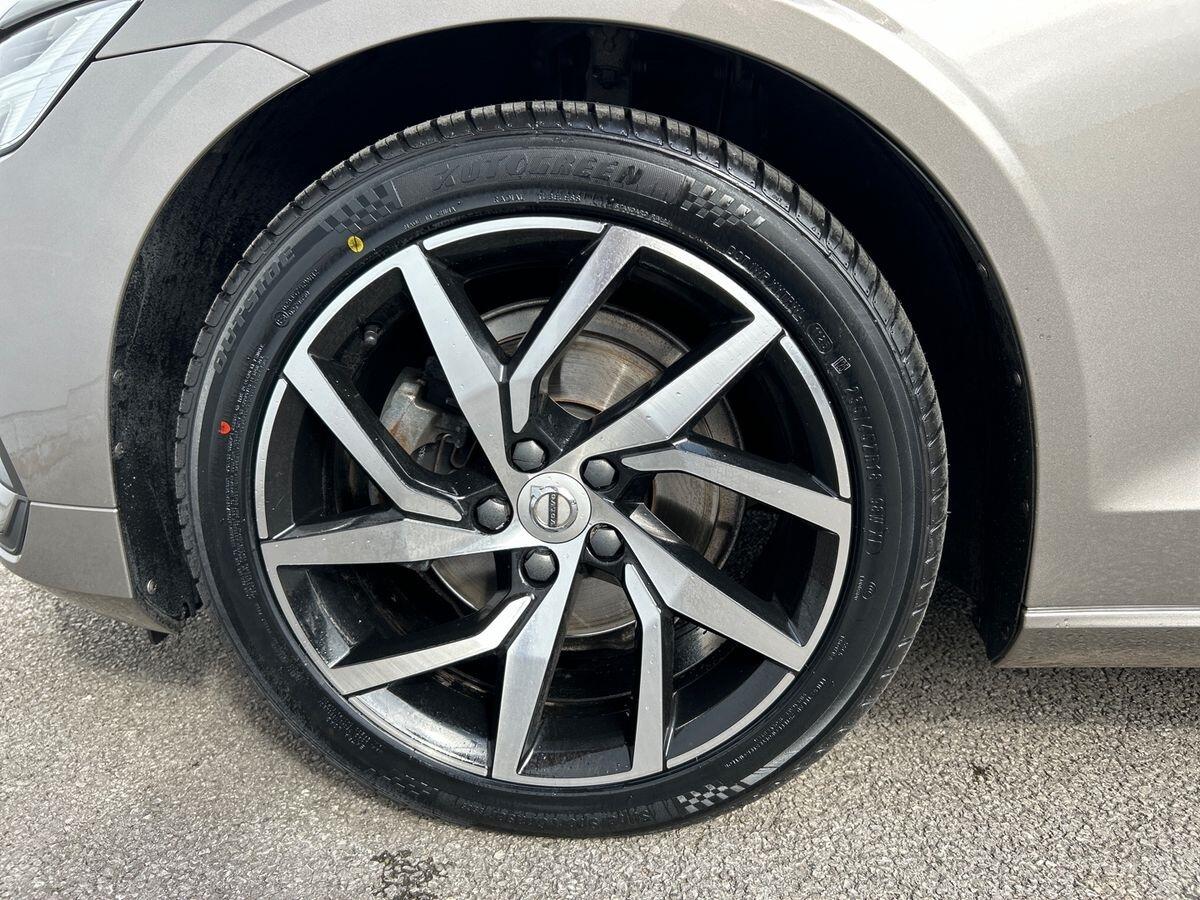 Used Volvo V60 2019 for sale - 76896190: Photo 10