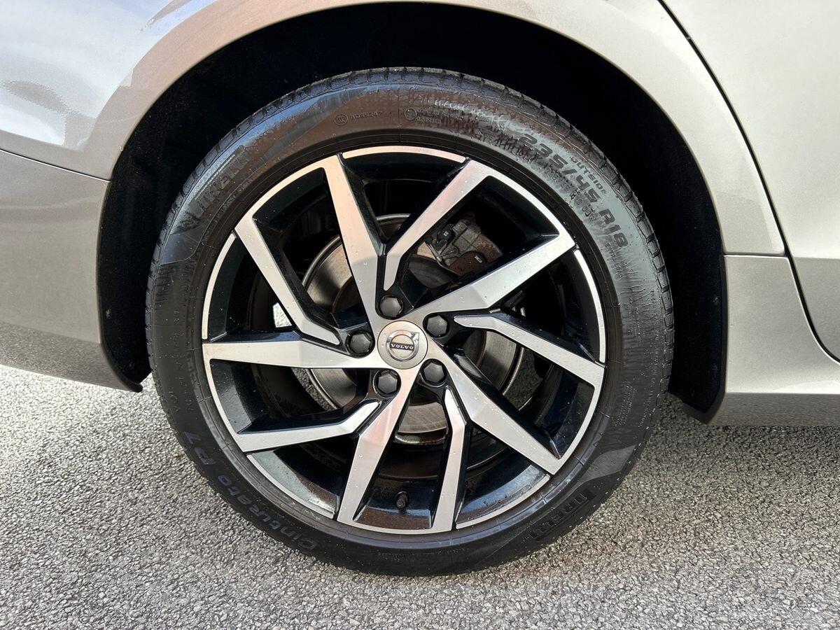 Used Volvo V60 2019 for sale - 76896190: Photo 12