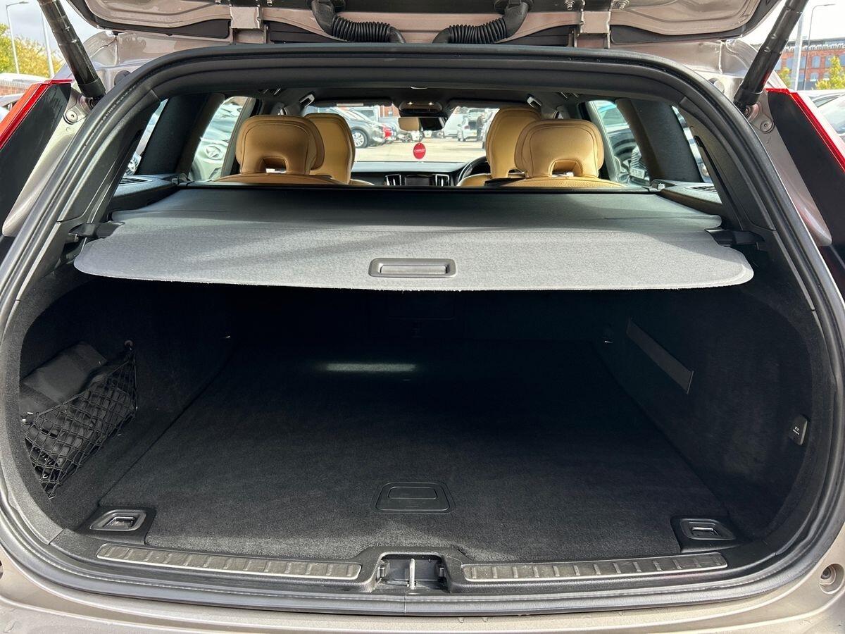 Used Volvo V60 2019 for sale - 76896190: Photo 17