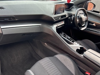 Used Peugeot 5008 2023 for sale - 75969946: Photo