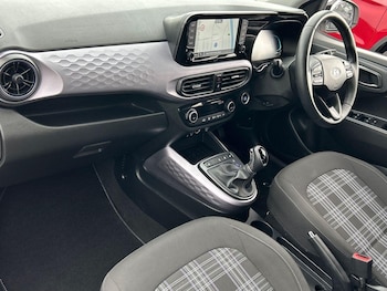 Used Hyundai i10 2024 for sale - 76090240: Photo 2