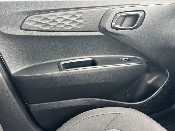 Used Hyundai i10 2024 for sale - 76090240: Photo 31