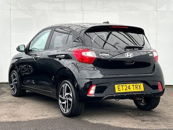 Used Hyundai i10 2024 for sale - 76249559: Photo