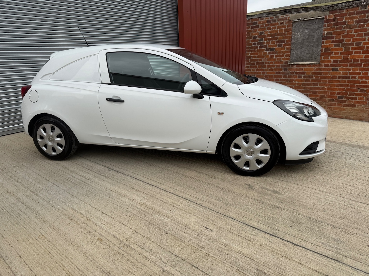 Used Vauxhall Corsa 2018 for sale - 75289400: Photo 2