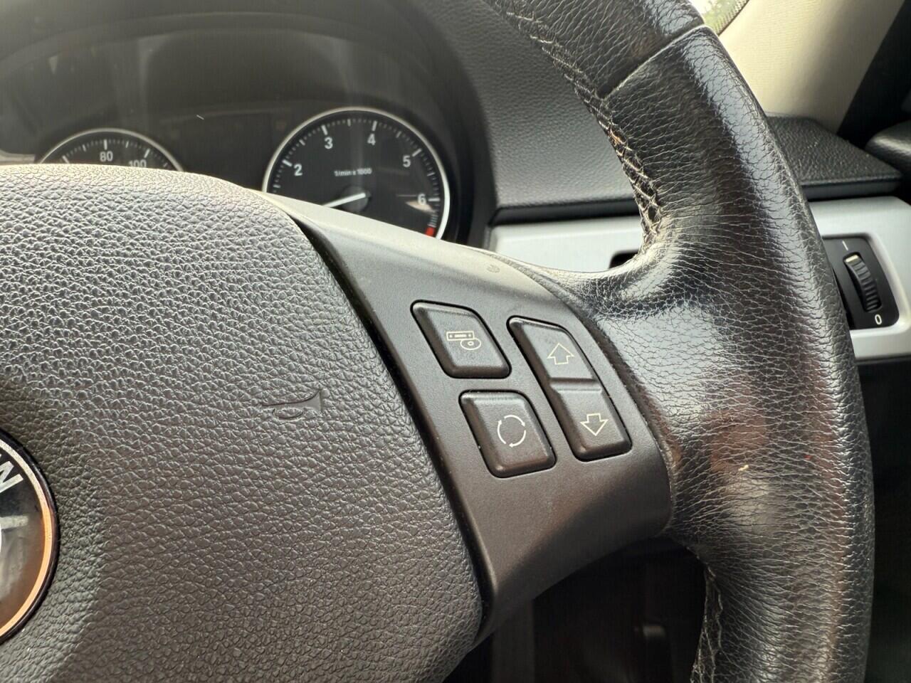 Used BMW 3 Series 2009 for sale - 76432314: Photo 10