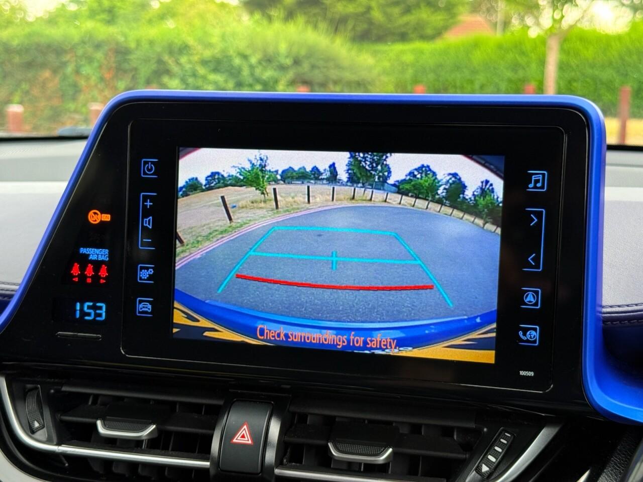 Used Toyota C-HR 2018 for sale - 76432857: Photo 12