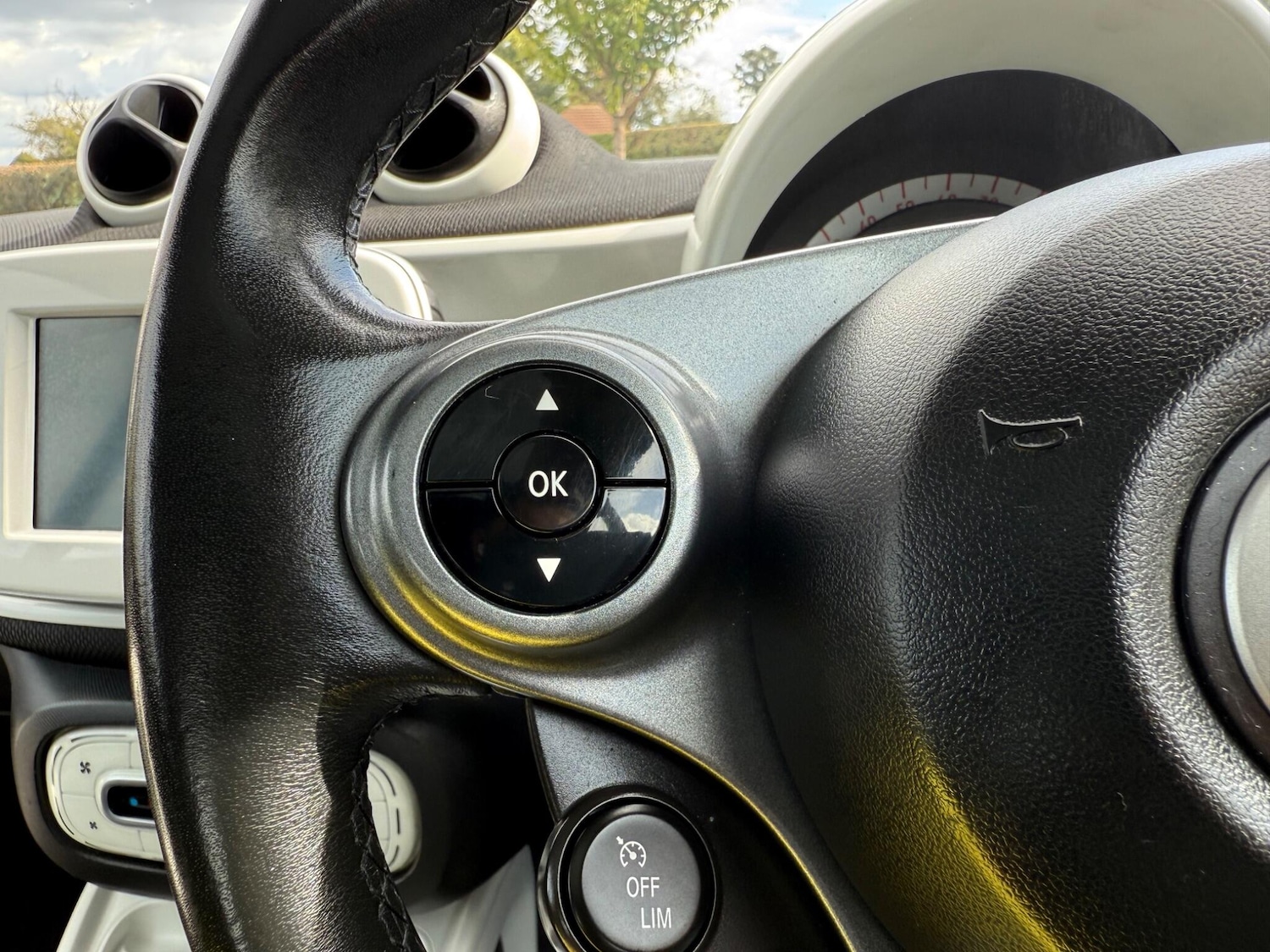 Used smart fortwo 2015 for sale - 76433404: Photo 14