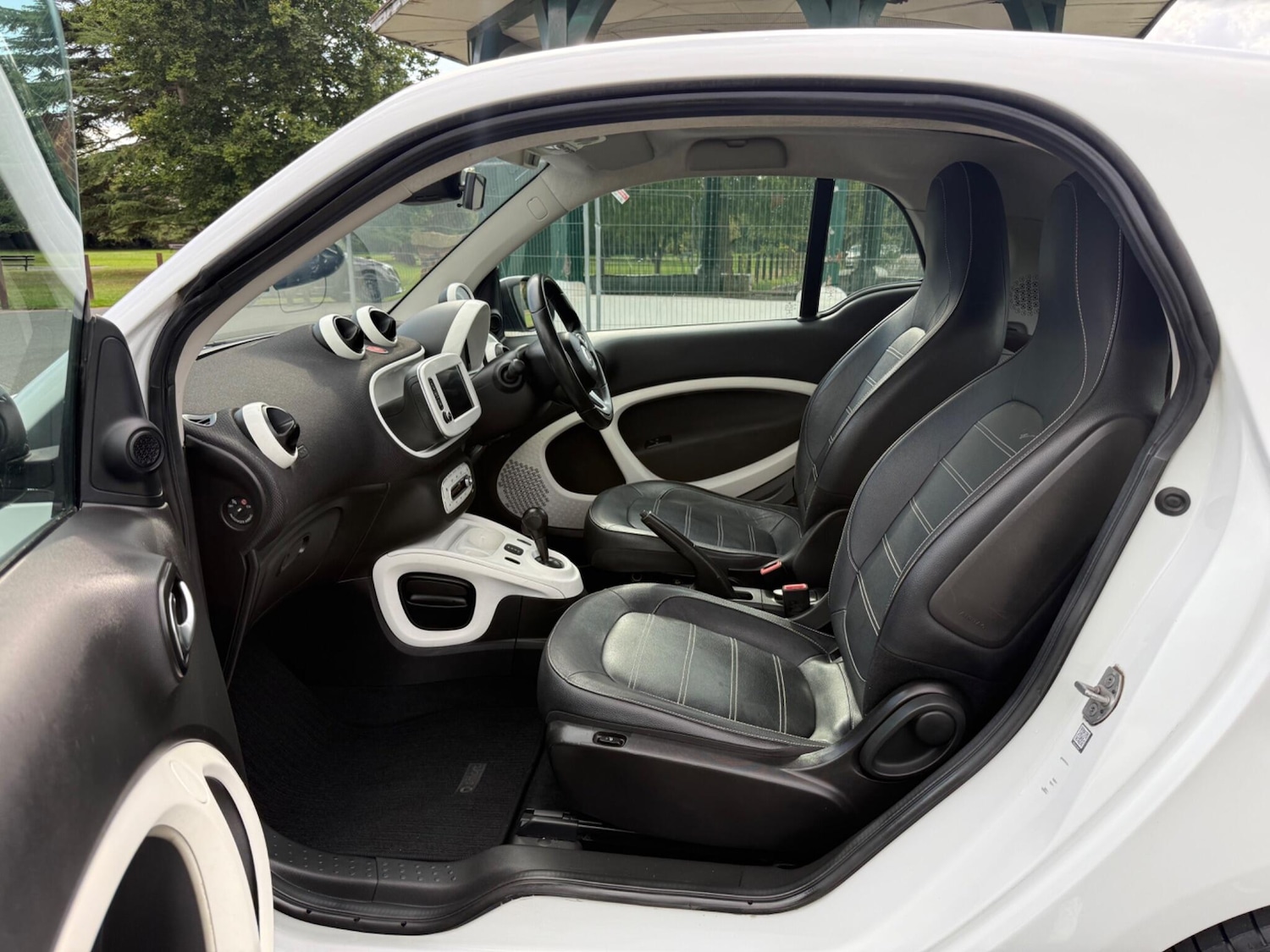 Used smart fortwo 2015 for sale - 76433404: Photo 24