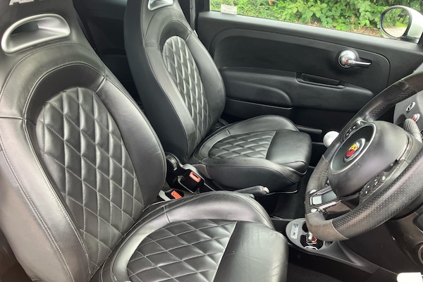 Used Abarth 695 2022 for sale - 76298815: Photo 16