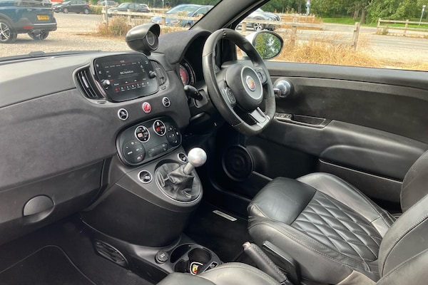 Used Abarth 695 2022 for sale - 76298815: Photo 2