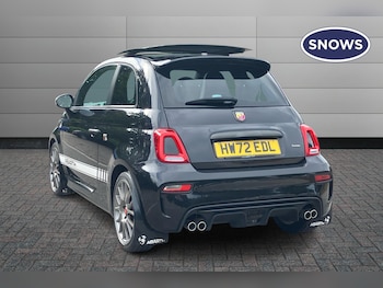 Used Abarth 695 2022 for sale - 76298815: Photo