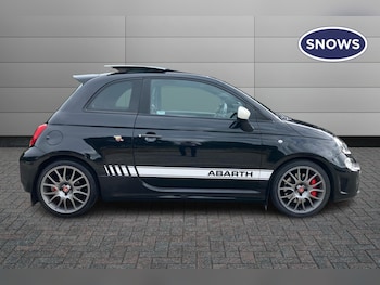 Used Abarth 695 2022 for sale - 76298815: Photo