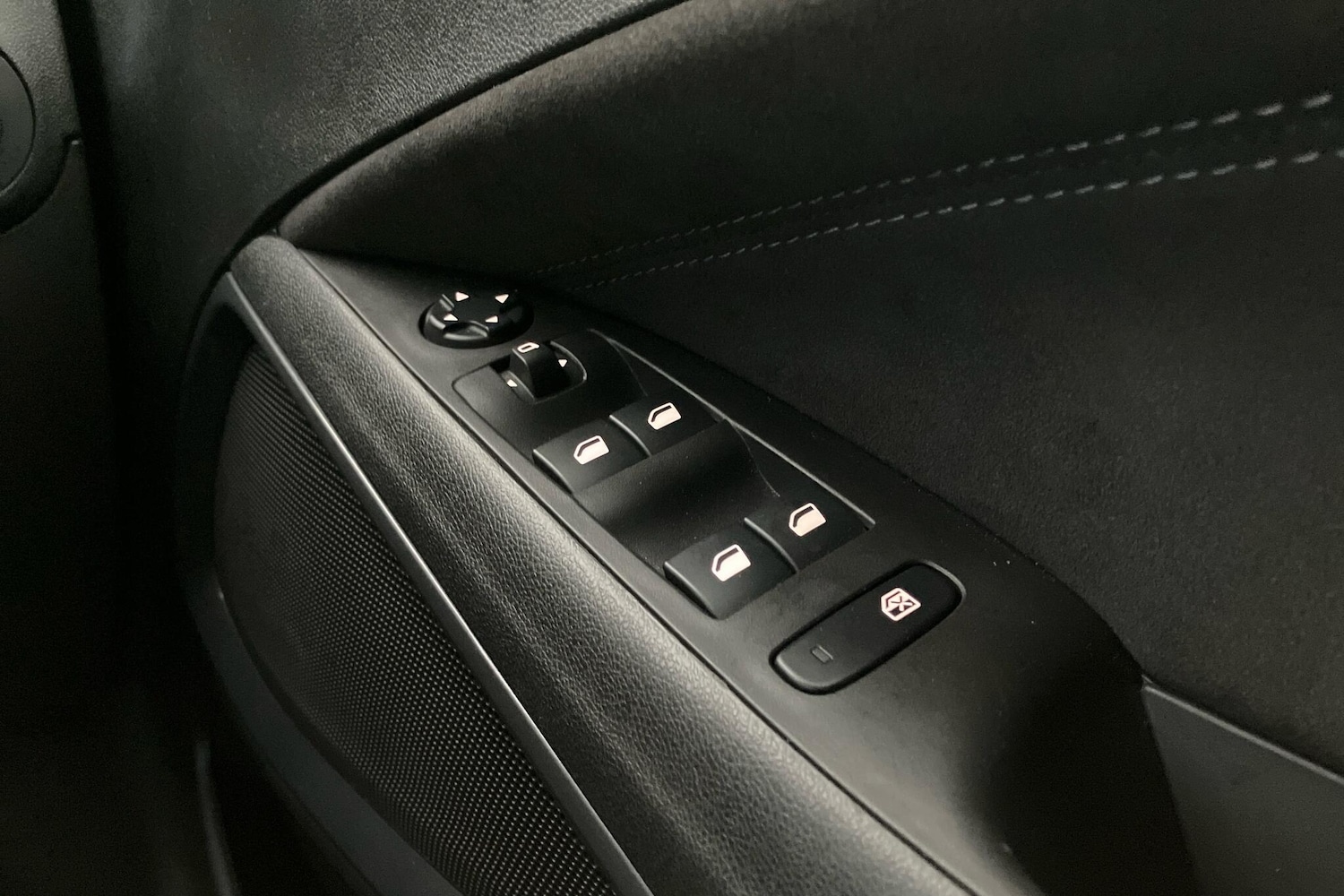 Used Vauxhall Crossland 2022 for sale - 76958692: Photo 24