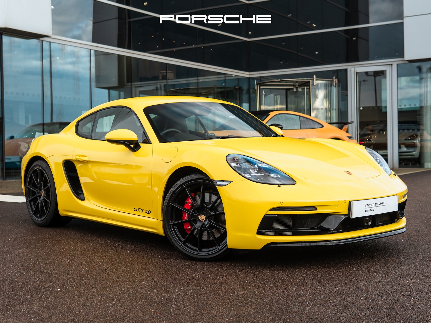 Used Porsche Cayman 2023 for sale - 76546010: Photo 1