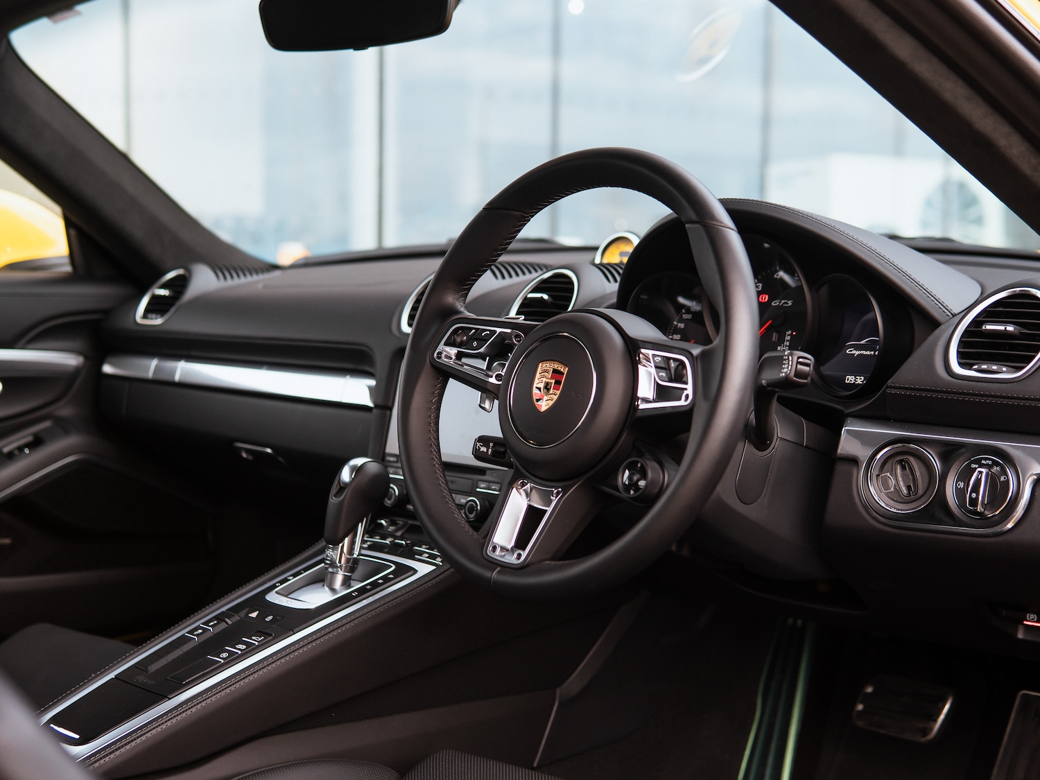 Used Porsche Cayman 2023 for sale - 76546010: Photo 6