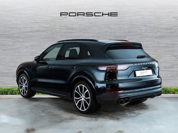 Used Porsche Cayenne 2022 for sale - 76627428: Photo
