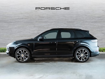 Used Porsche Cayenne 2022 for sale - 76627428: Photo