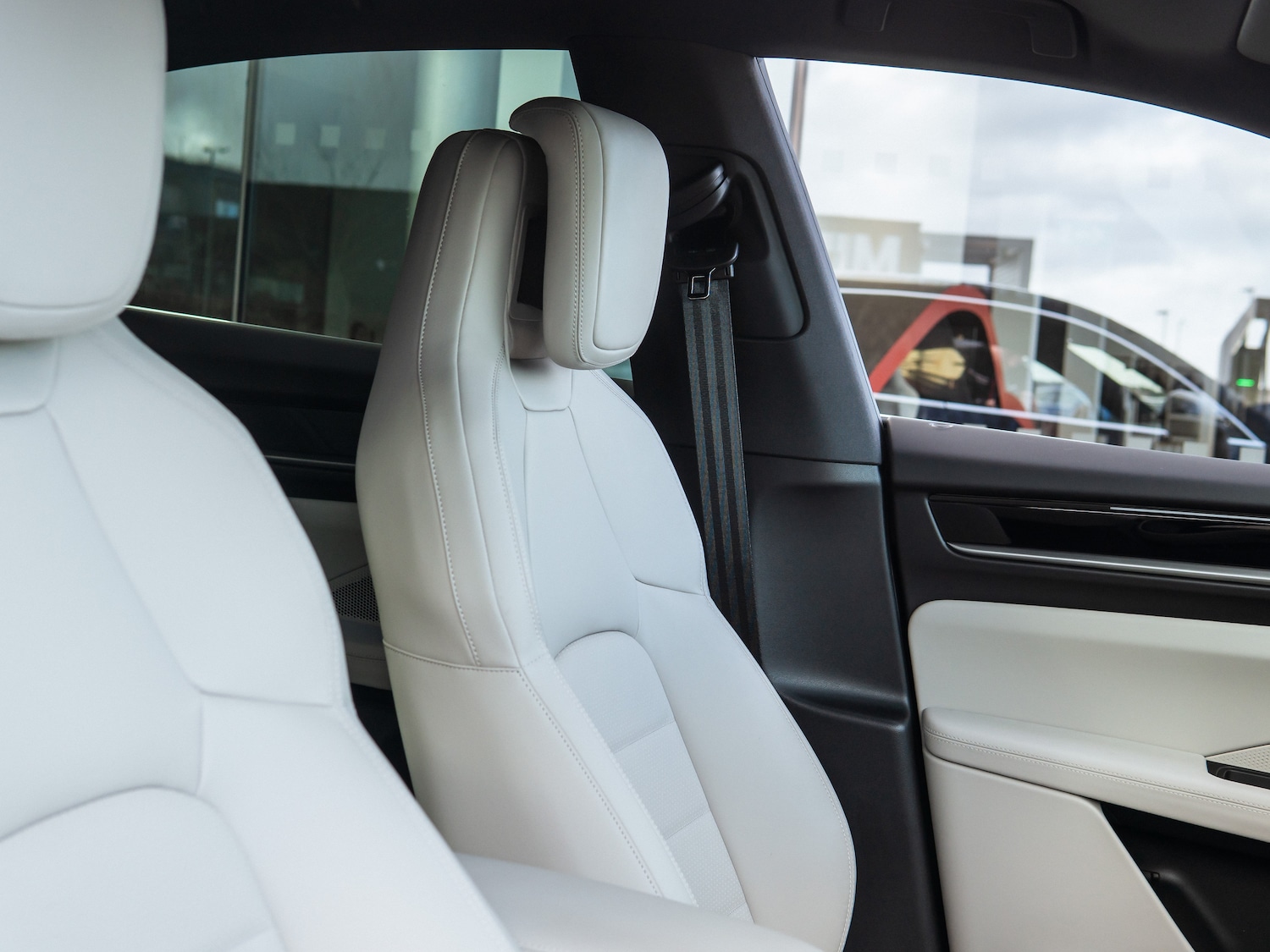 Used Porsche Macan 2024 for sale - 77935792: Photo 10