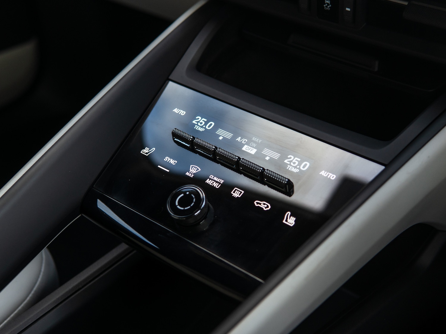 Used Porsche Macan 2024 for sale - 77935792: Photo 11