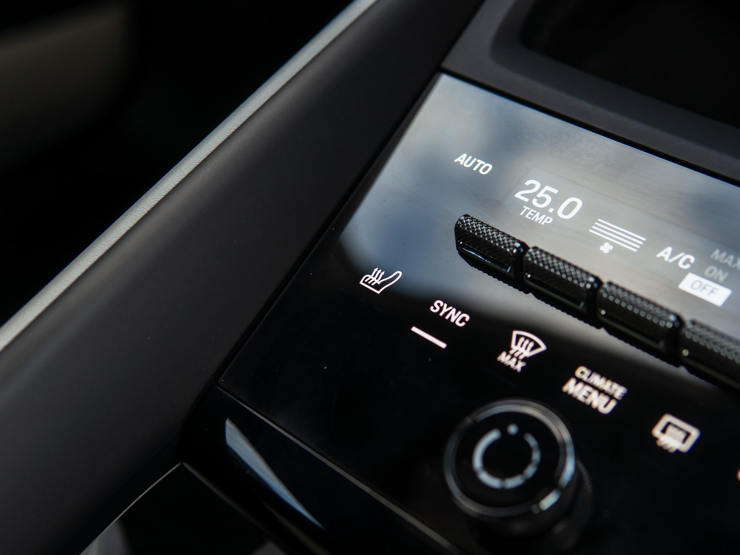 Used Porsche Macan 2024 for sale - 77935792: Photo 12