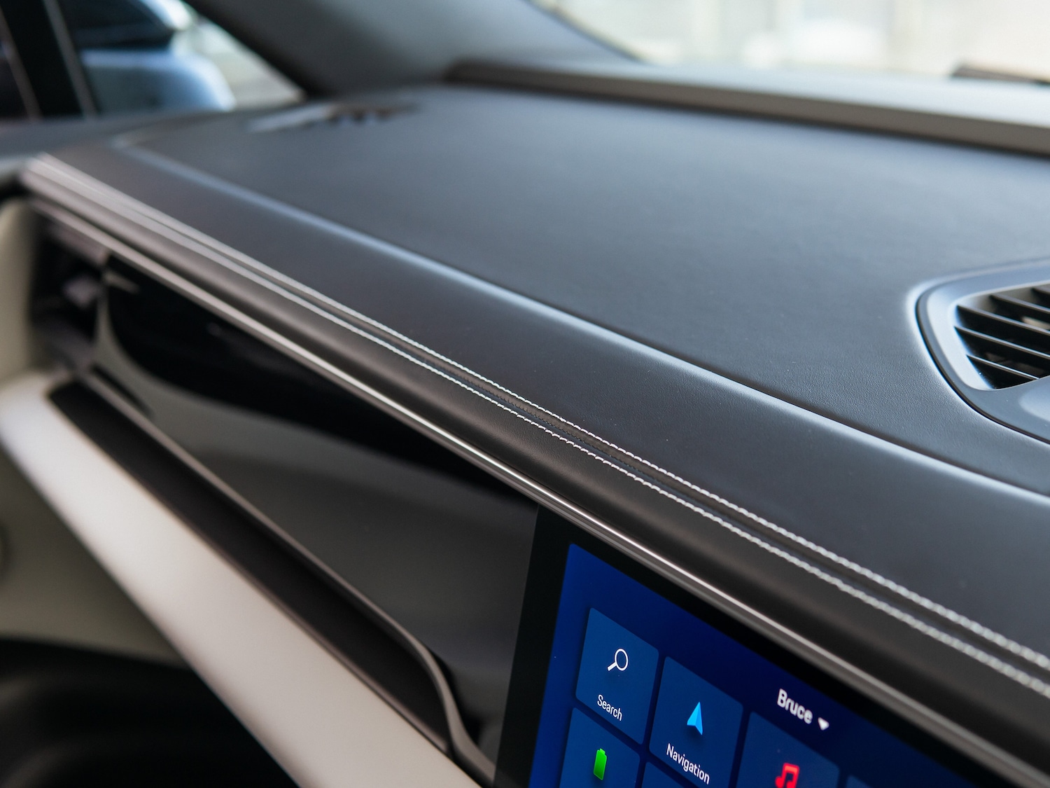 Used Porsche Macan 2024 for sale - 77935792: Photo 13