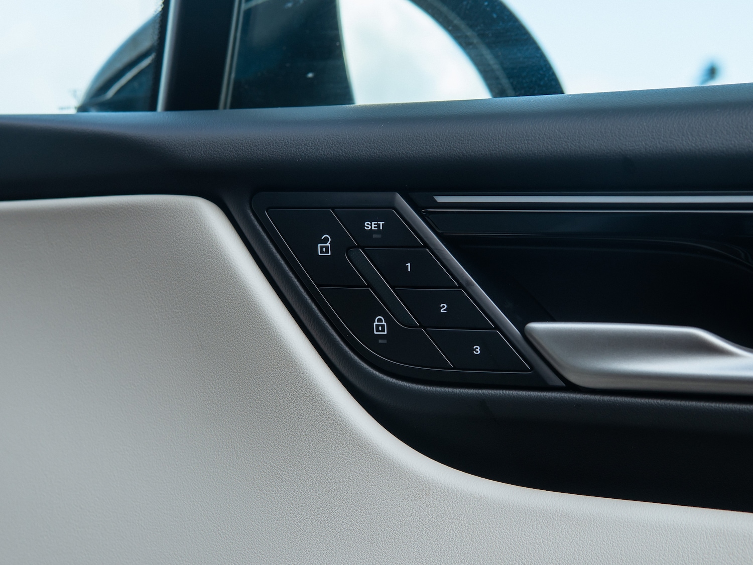 Used Porsche Macan 2024 for sale - 77935792: Photo 15