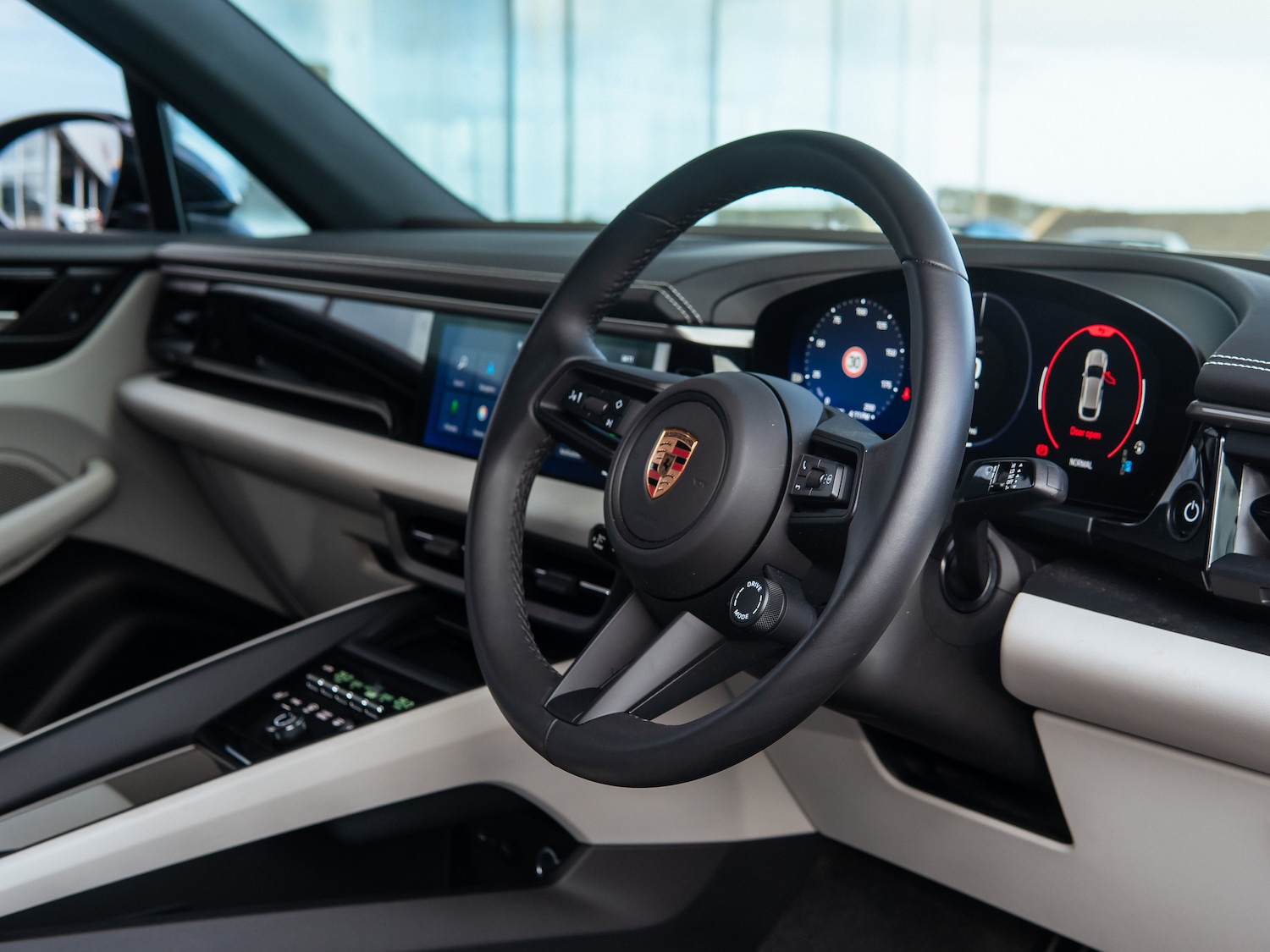 Used Porsche Macan 2024 for sale - 77935792: Photo 7