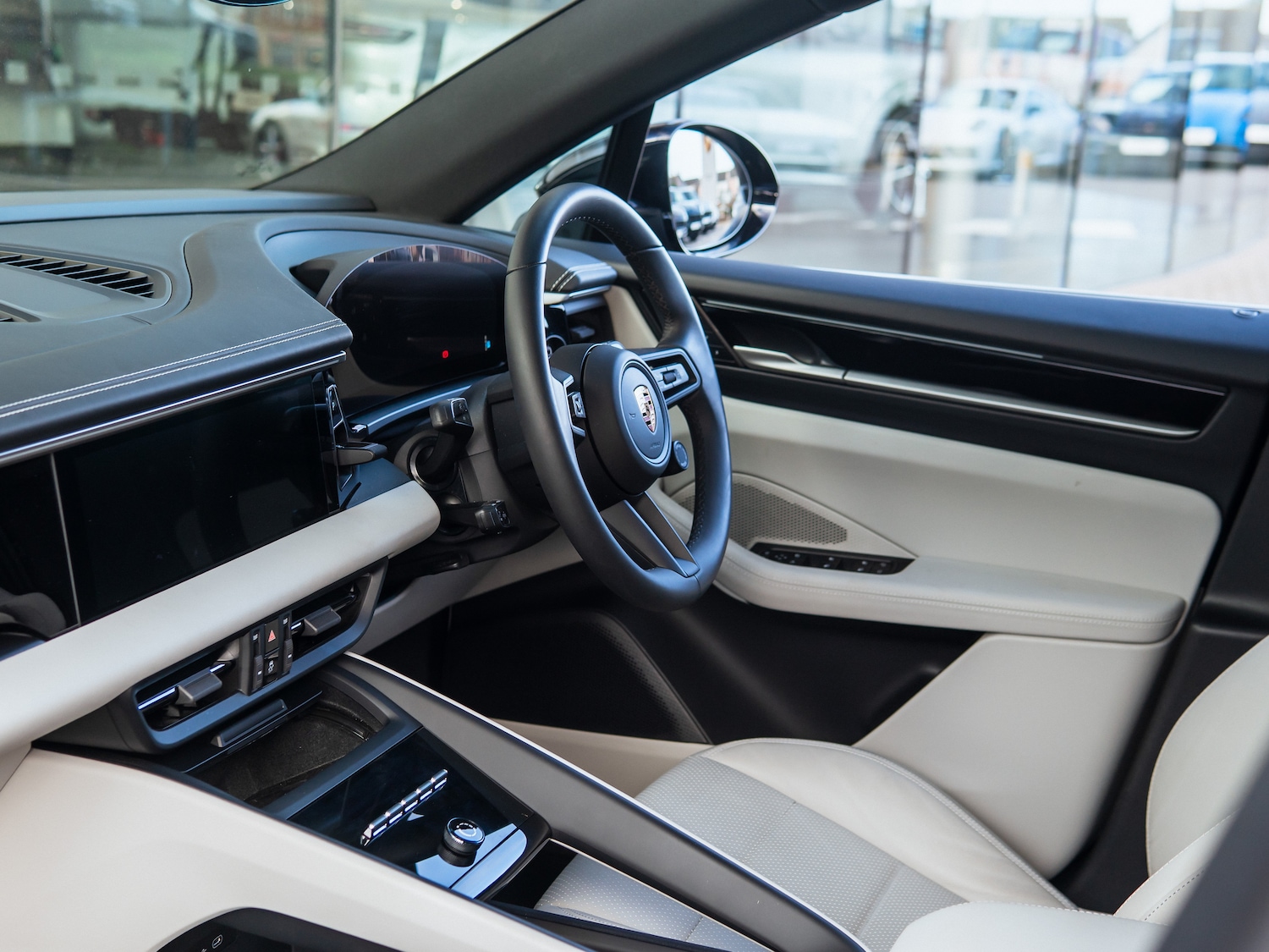 Used Porsche Macan 2024 for sale - 77935792: Photo 8