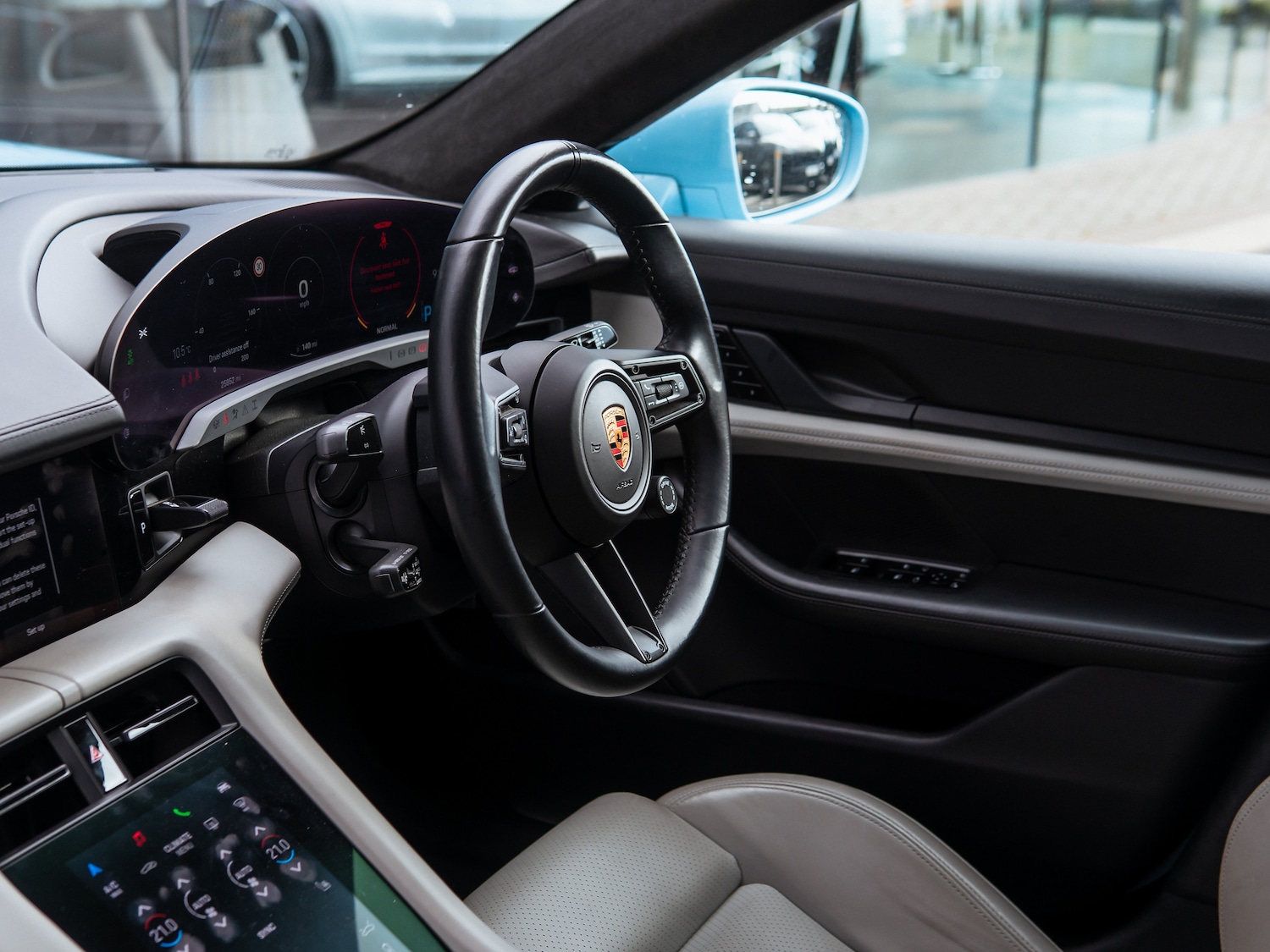 Used Porsche Taycan 2020 for sale - 77919270: Photo 11