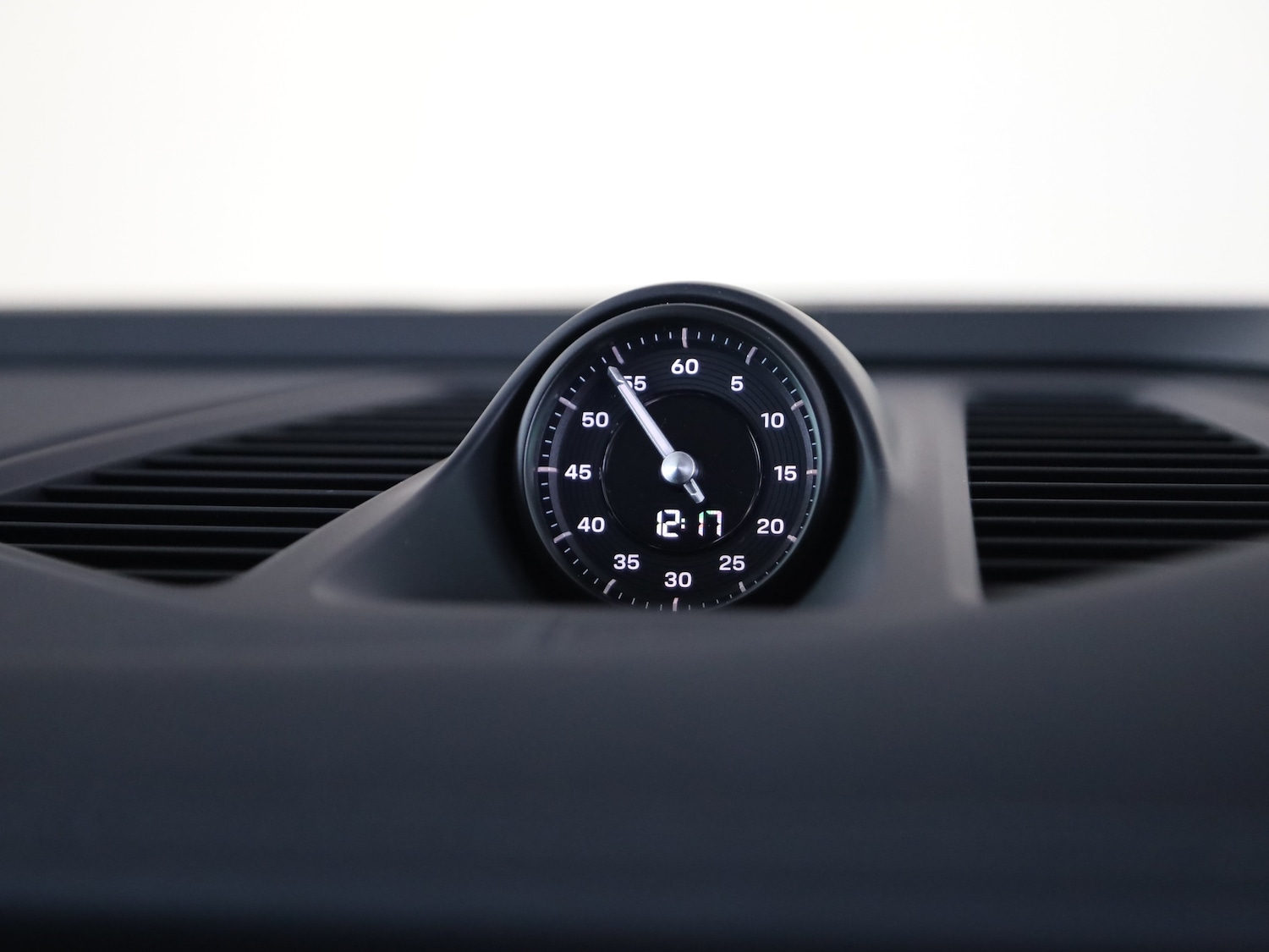 Used Porsche Macan 2025 for sale - 77172400: Photo 14