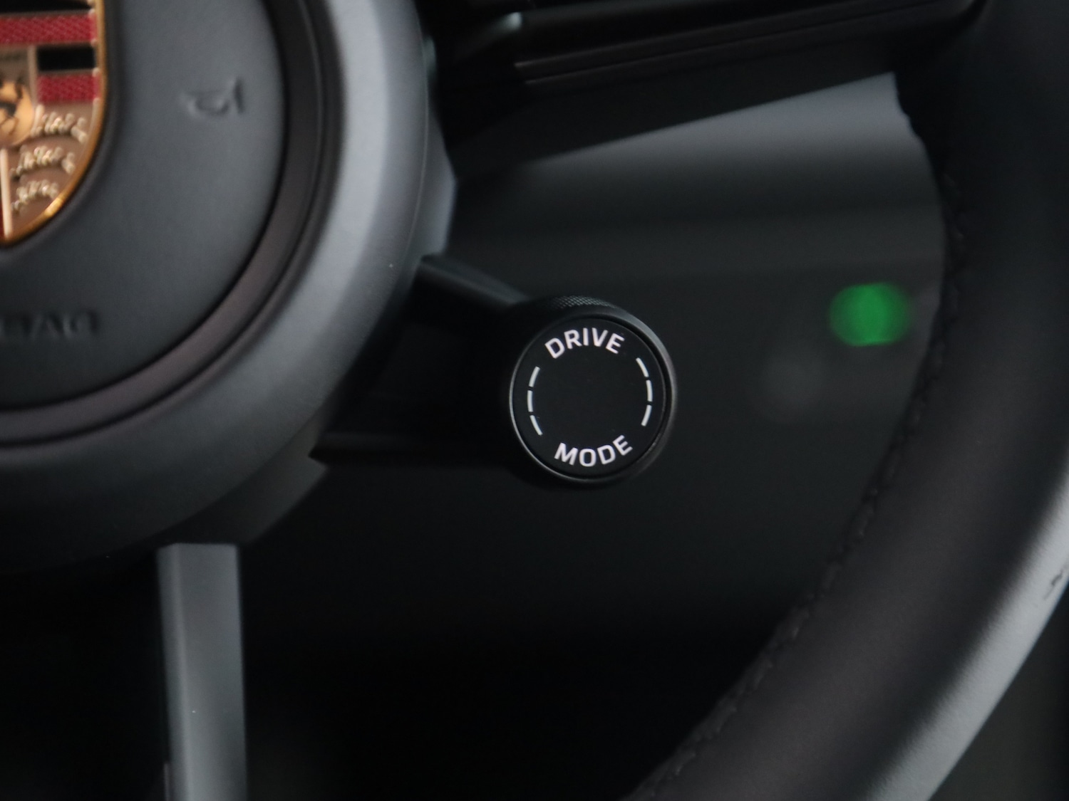 Used Porsche Macan 2025 for sale - 77172400: Photo 34