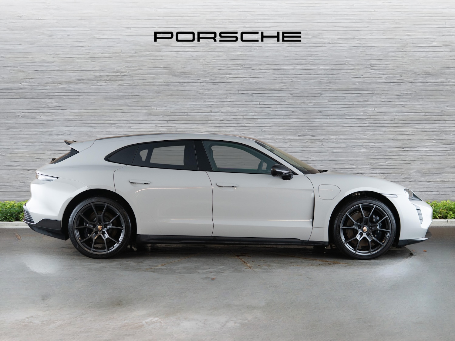 Used Porsche Taycan 2020 for sale - 77408827: Photo 4