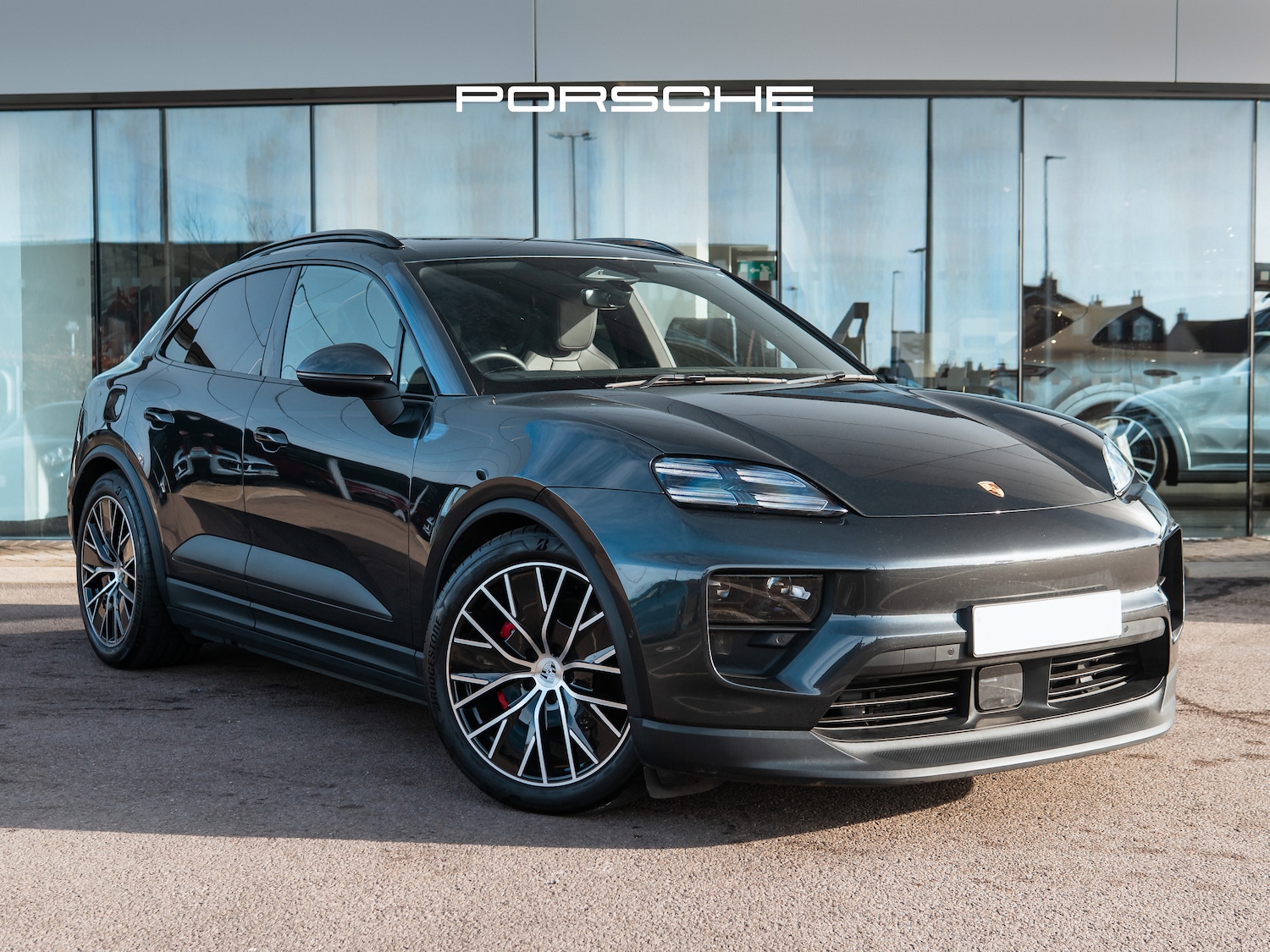 Used Porsche Macan 2024 for sale - 77905638: Photo 1