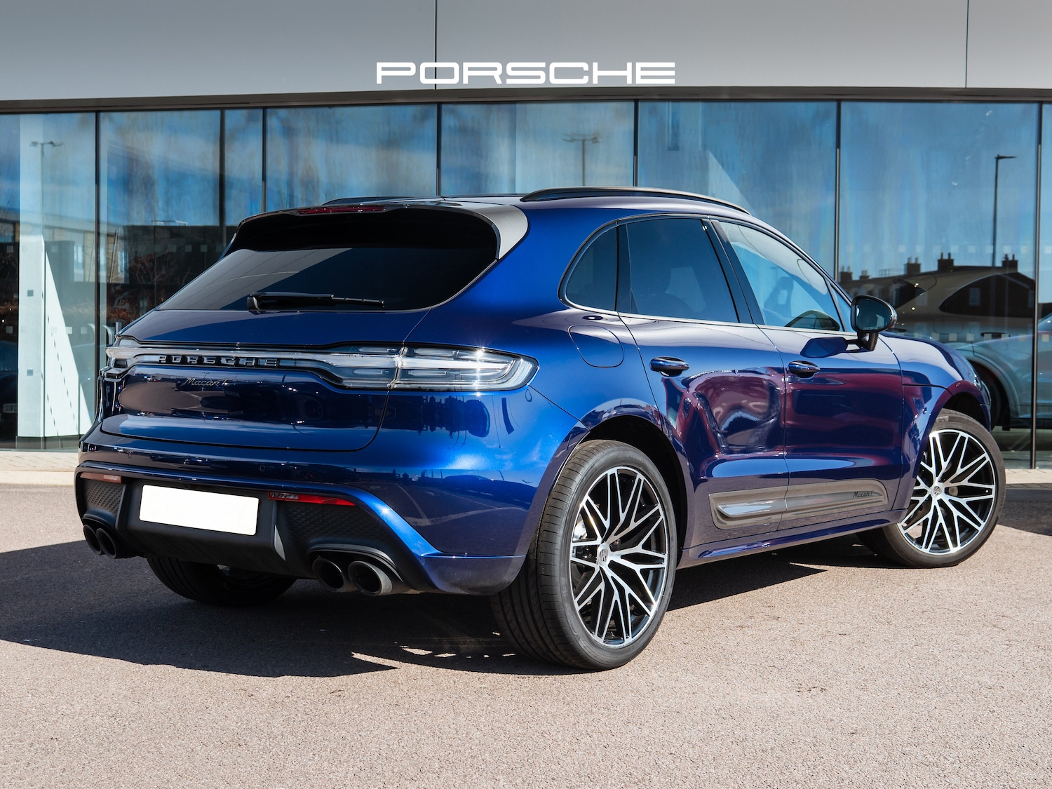 Used Porsche Macan 2022 for sale - 78153394: Photo 2