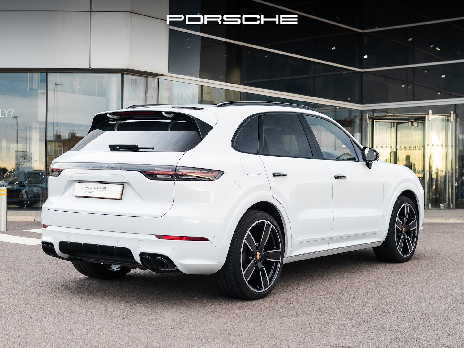 Used Porsche Cayenne 2023 for sale - 76279279: Photo 2