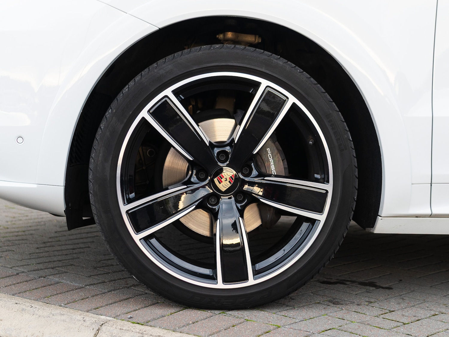 Used Porsche Cayenne 2023 for sale - 76279279: Photo 3