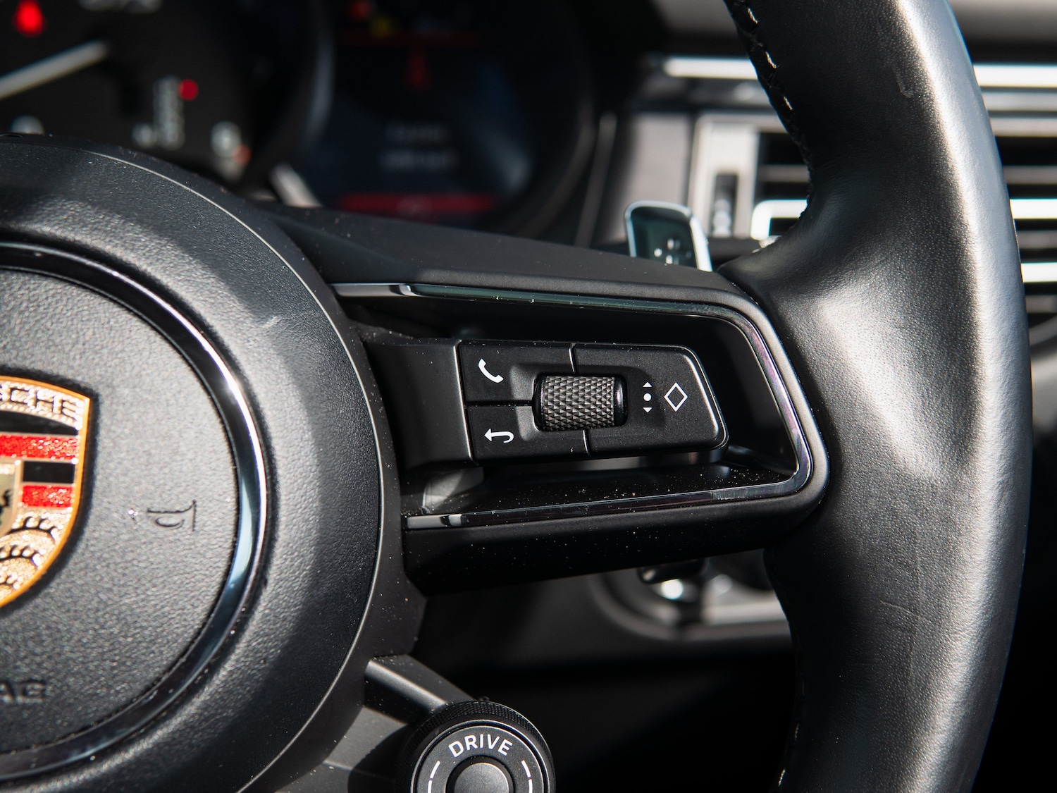 Used Porsche Macan 2023 for sale - 78029707: Photo 24