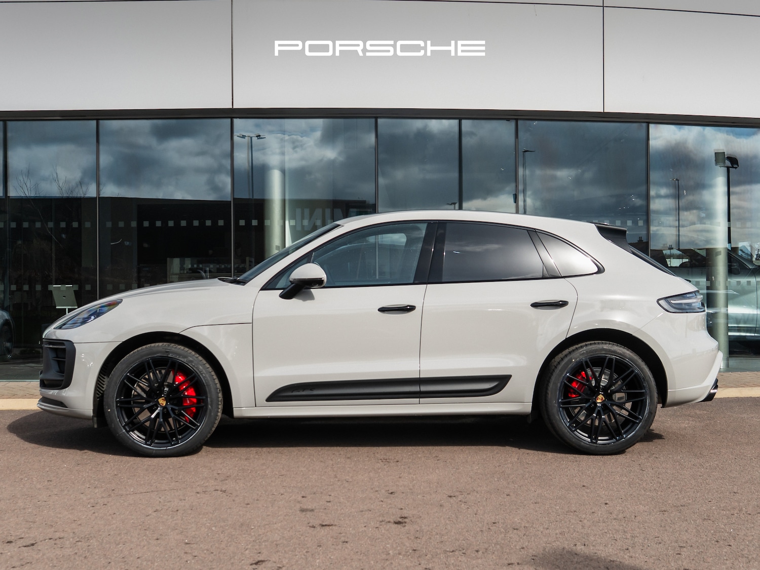 Used Porsche Macan 2023 for sale - 78029707: Photo 3