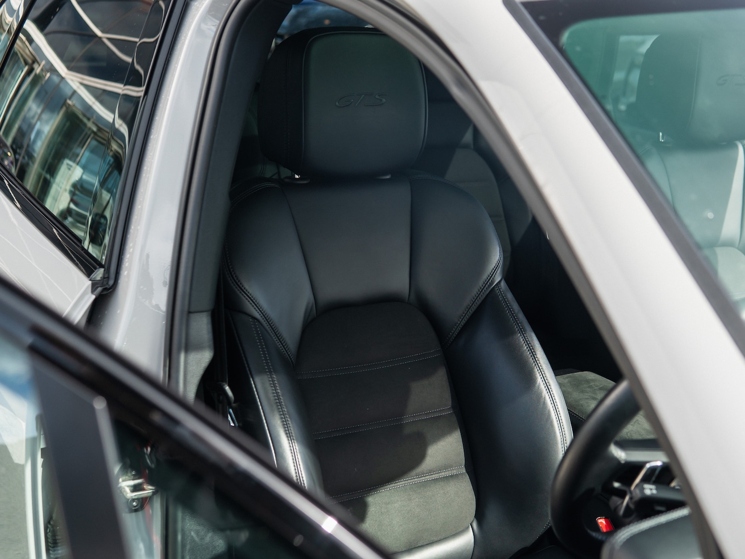 Used Porsche Macan 2023 for sale - 78029707: Photo 39