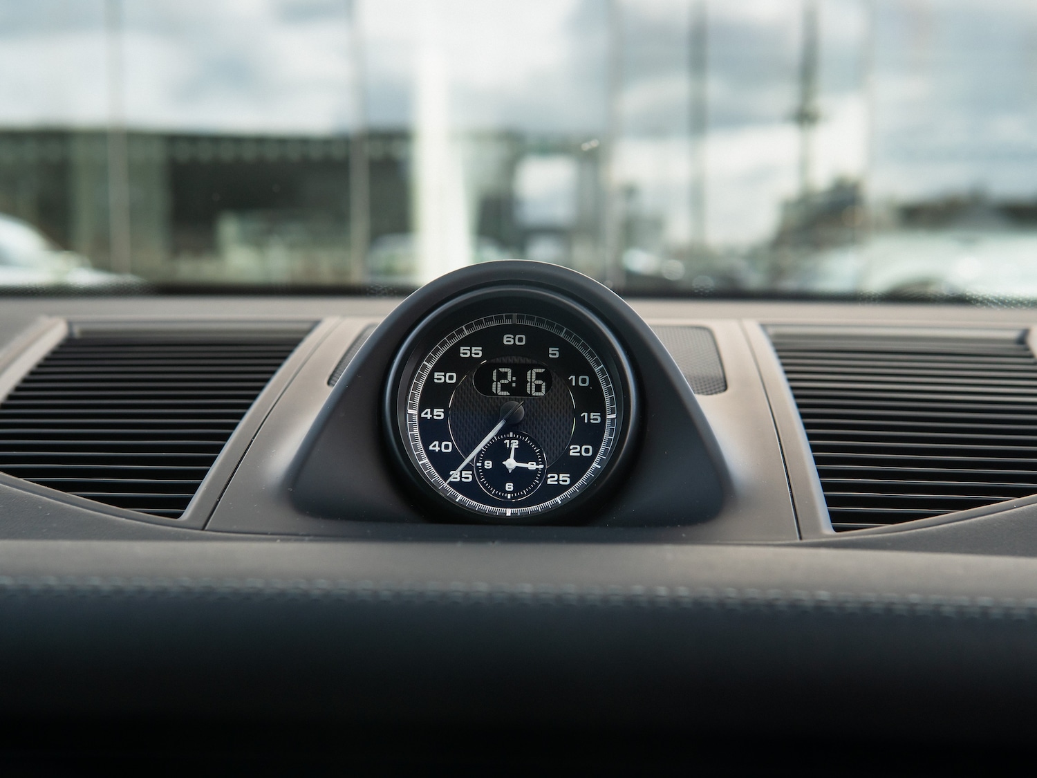 Used Porsche Macan 2023 for sale - 78029707: Photo 7