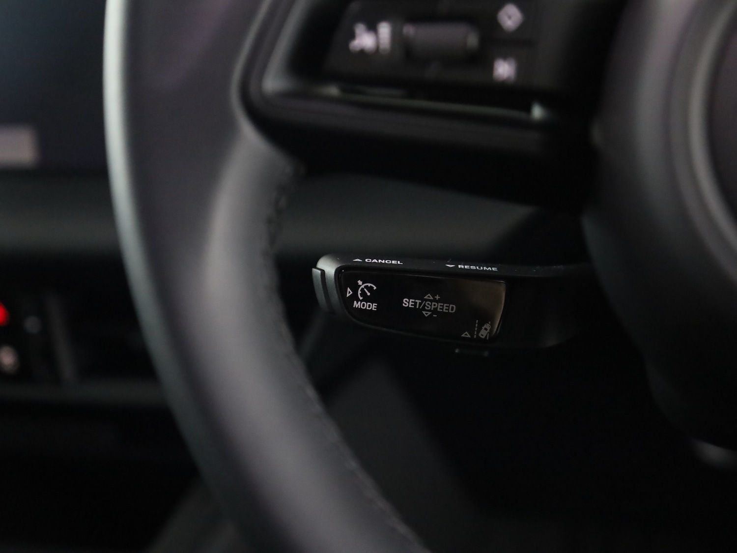 Used Porsche Macan 2025 for sale - 76481265: Photo 25